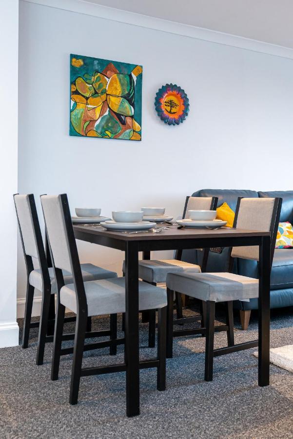 ברידג' אוף אלן Lovely 3-Bedroom Flat With Free Parking מראה חיצוני תמונה
